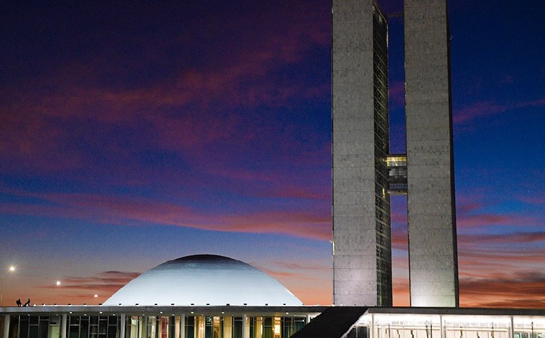 Bolsonaro elege 15 senadores enquanto Lula, 8. Veja eleitos em todos os Estados.