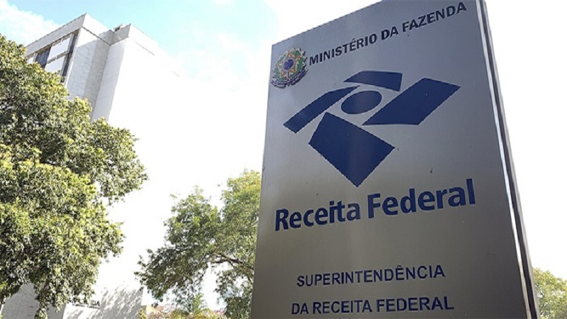 Receita Federal entende que PIS Cofins-Importação incide sobre licenciamento de softwares